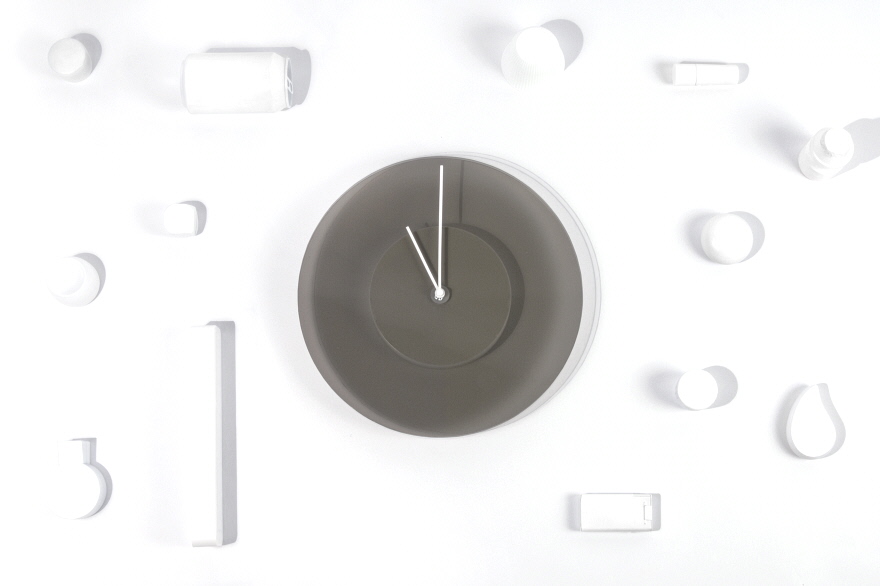 變色時鐘設(shè)計