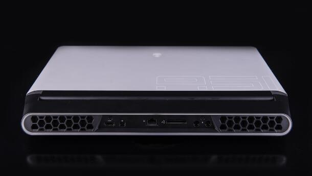 游戲本的工業(yè)設(shè)計(jì),公司旗艦-ALIENWARE AREA-51M評測