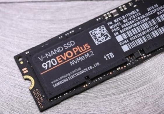 固態(tài)硬盤的發(fā)展解決工業(yè)設(shè)計的痛點(diǎn)